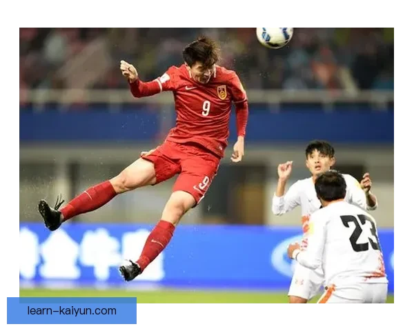 中国足球队备战世界杯预选赛 新帅调整阵容强化防守进攻双重提升