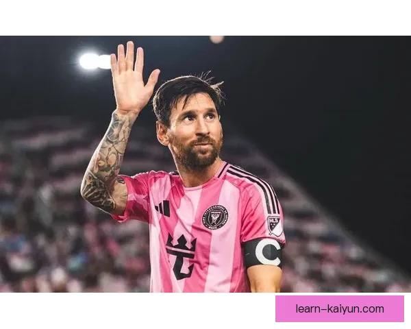 梅西加盟迈阿密国际后首度回归巴萨引发球迷热议