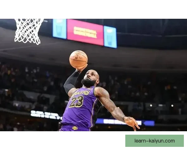 詹姆斯复出砍三双湖人重燃季后赛希望之火东部格局再起波澜全联盟