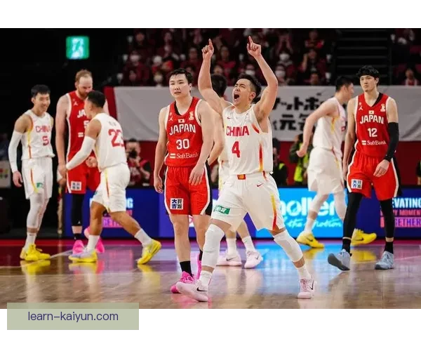 中国男篮逆转胜利迎新赛季,球迷热情高涨期待精彩表现 中国男篮逆转胜利迎新赛季,球迷热情高涨期待精彩表现