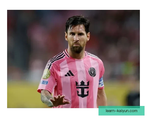 国际足坛最新动态:梅西加盟迈阿密国际队引爆全球热议 国际足坛最新动态:梅西加盟迈阿密国际队引爆全球热议