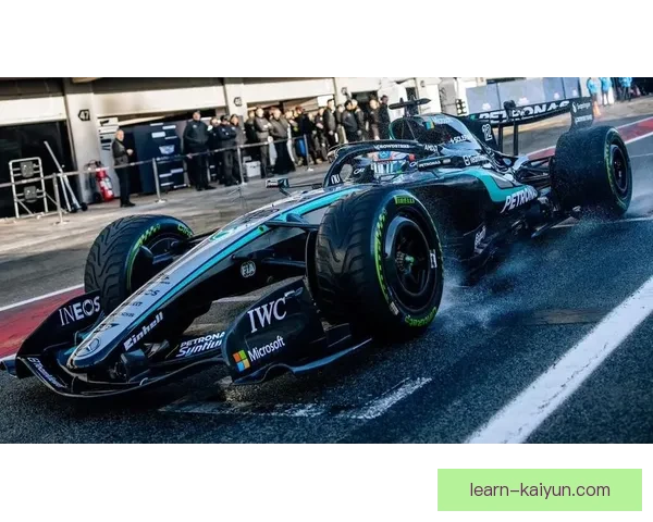 梅赛德斯引擎升级助力新赛季F1车队争夺积分榜领先 梅赛德斯引擎升级助力新赛季F1车队争夺积分榜领先