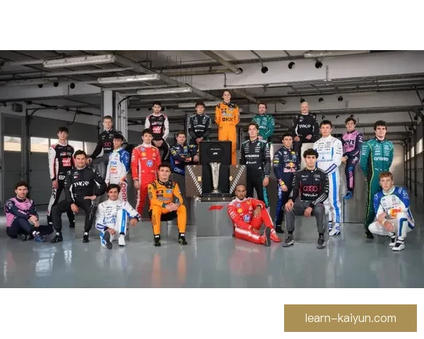 F1赛季最新动态：车手转会风波与车队技术革新引发热议