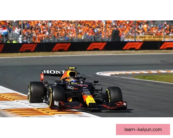 F1赛季最新动态：车队策略调整与冠军争夺战全解析